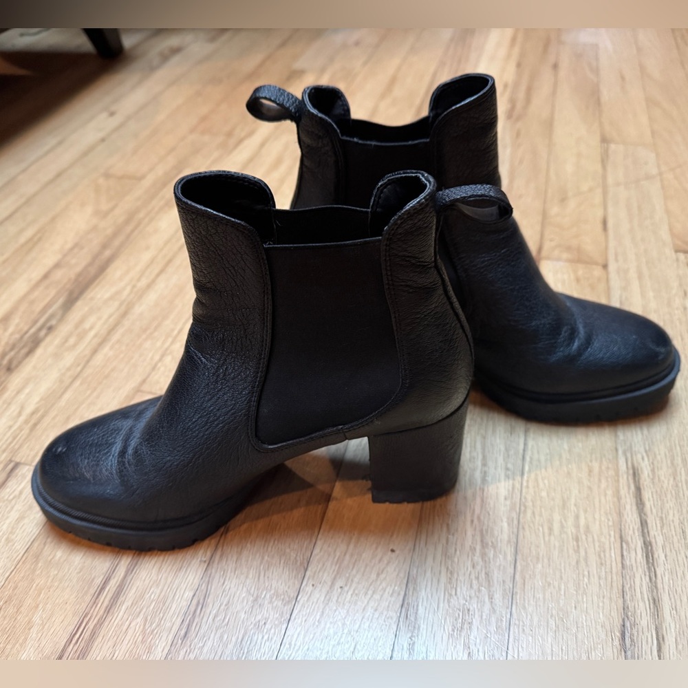 Aerosoles Black Lugg Ankle Boot 9.5 GUC Water Resistant